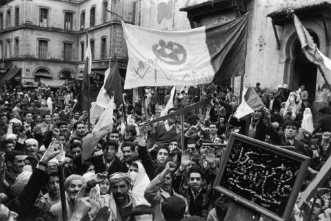 Black and white image showing the protests during Algerian War in 1961.